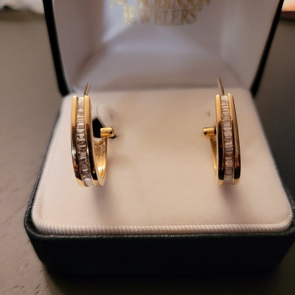 14k Yellow Gold Diamond Earrings. - Picture 4 of 6